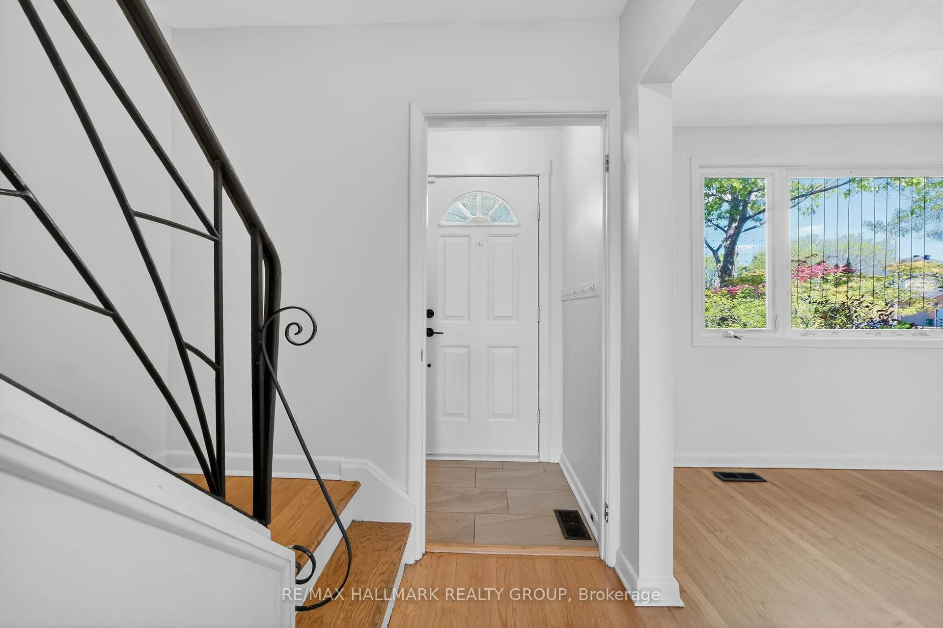 Photo 6 of 1286 Bonnie Crescent, Ottawa, Copeland Park — HOMEH