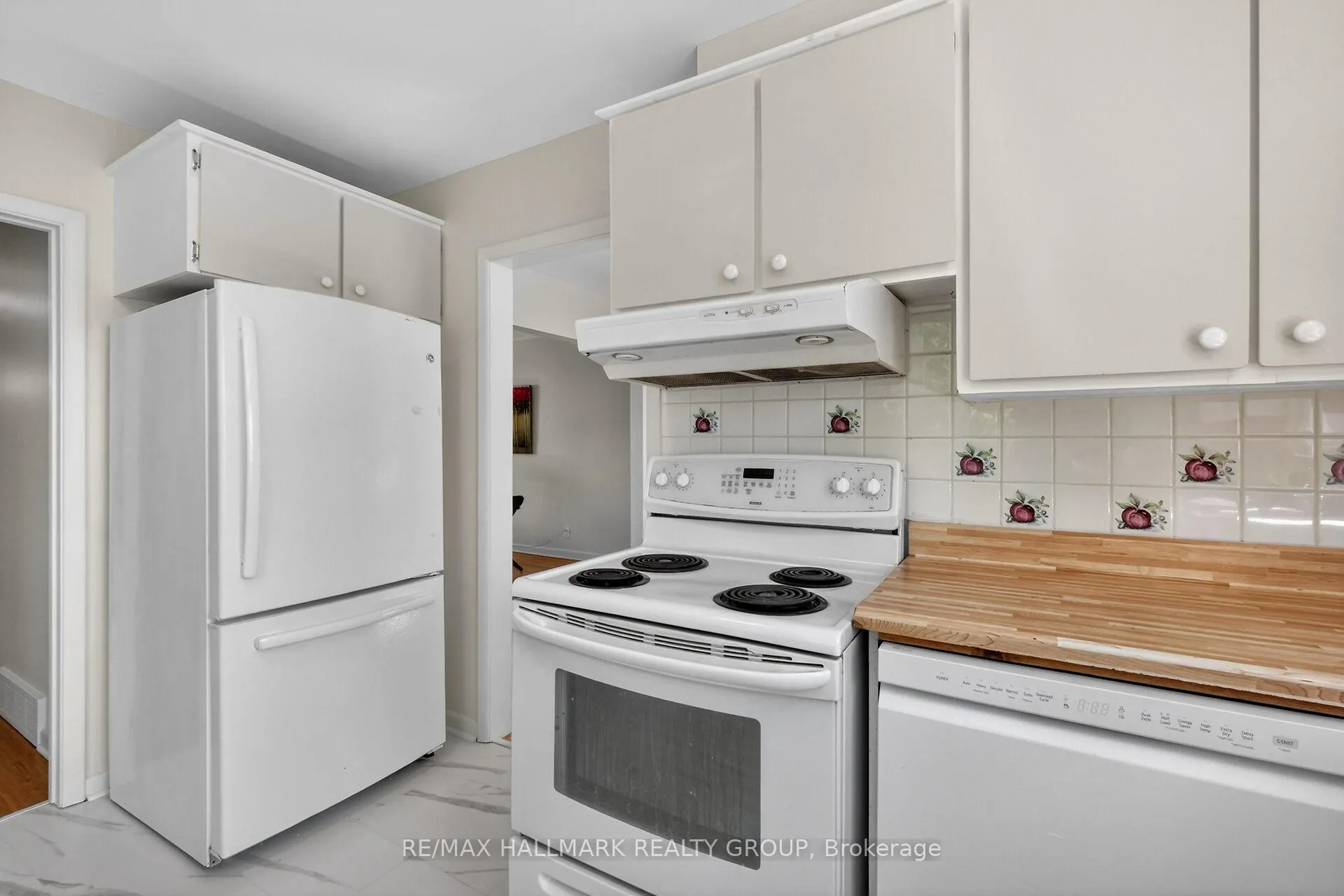 Photo 18 of 1286 Bonnie Crescent, Ottawa, Copeland Park — HOMEH