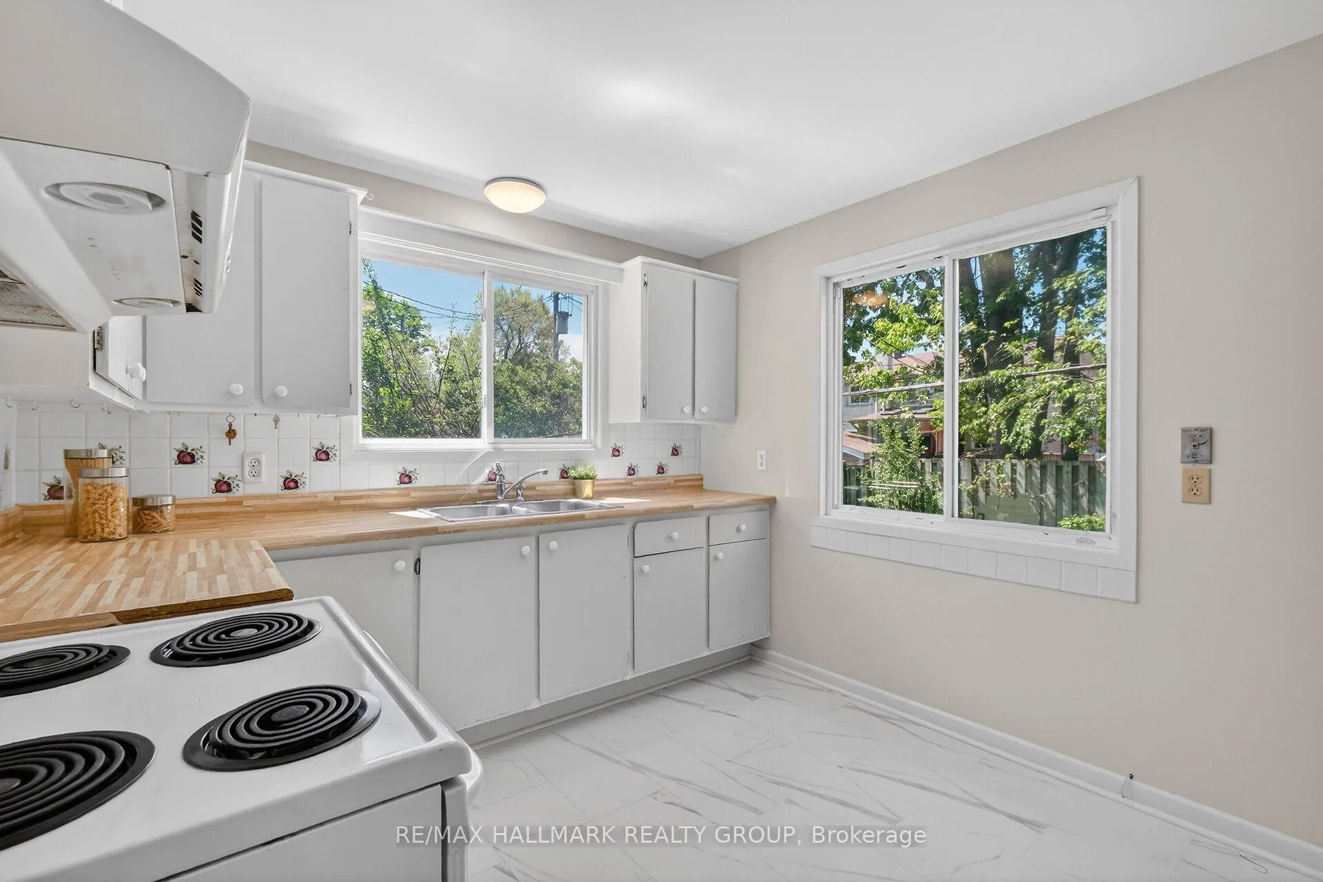 Photo 19 of 1286 Bonnie Crescent, Ottawa, Copeland Park — HOMEH