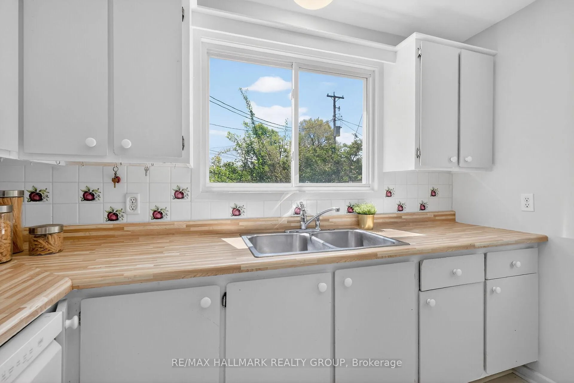 Photo 20 of 1286 Bonnie Crescent, Ottawa, Copeland Park — HOMEH