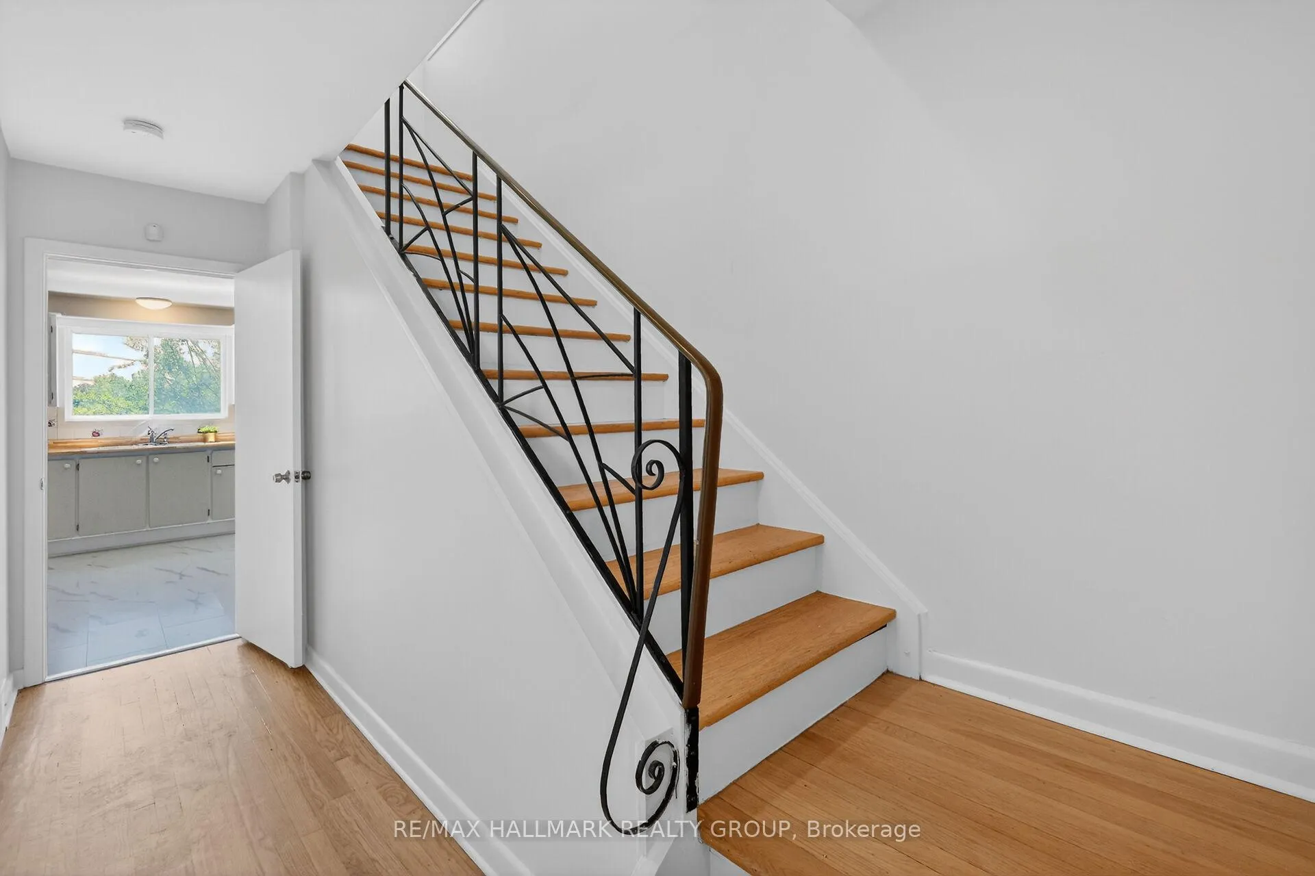 Photo 21 of 1286 Bonnie Crescent, Ottawa, Copeland Park — HOMEH