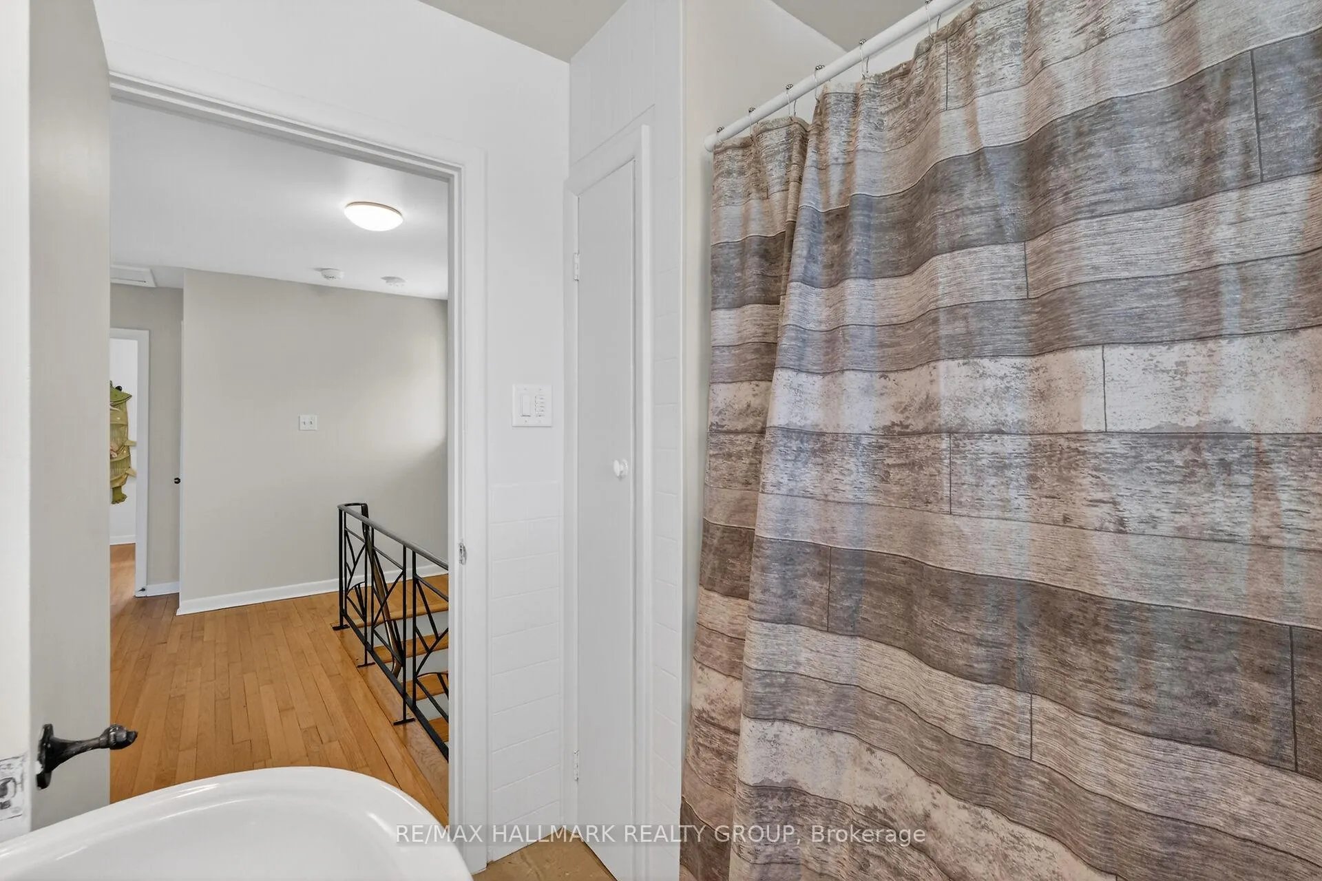 Photo 33 of 1286 Bonnie Crescent, Ottawa, Copeland Park — HOMEH