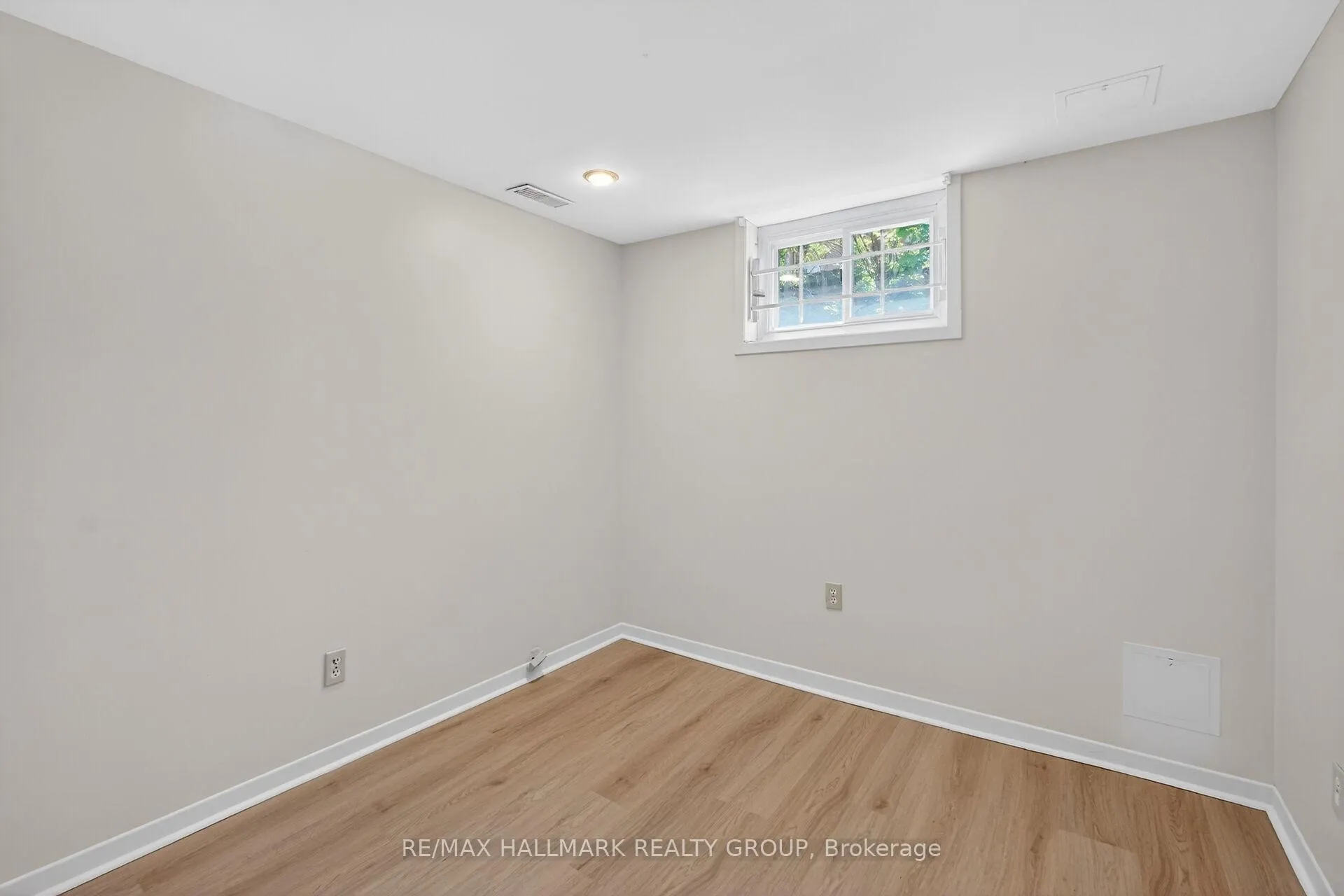 Photo 38 of 1286 Bonnie Crescent, Ottawa, Copeland Park — HOMEH