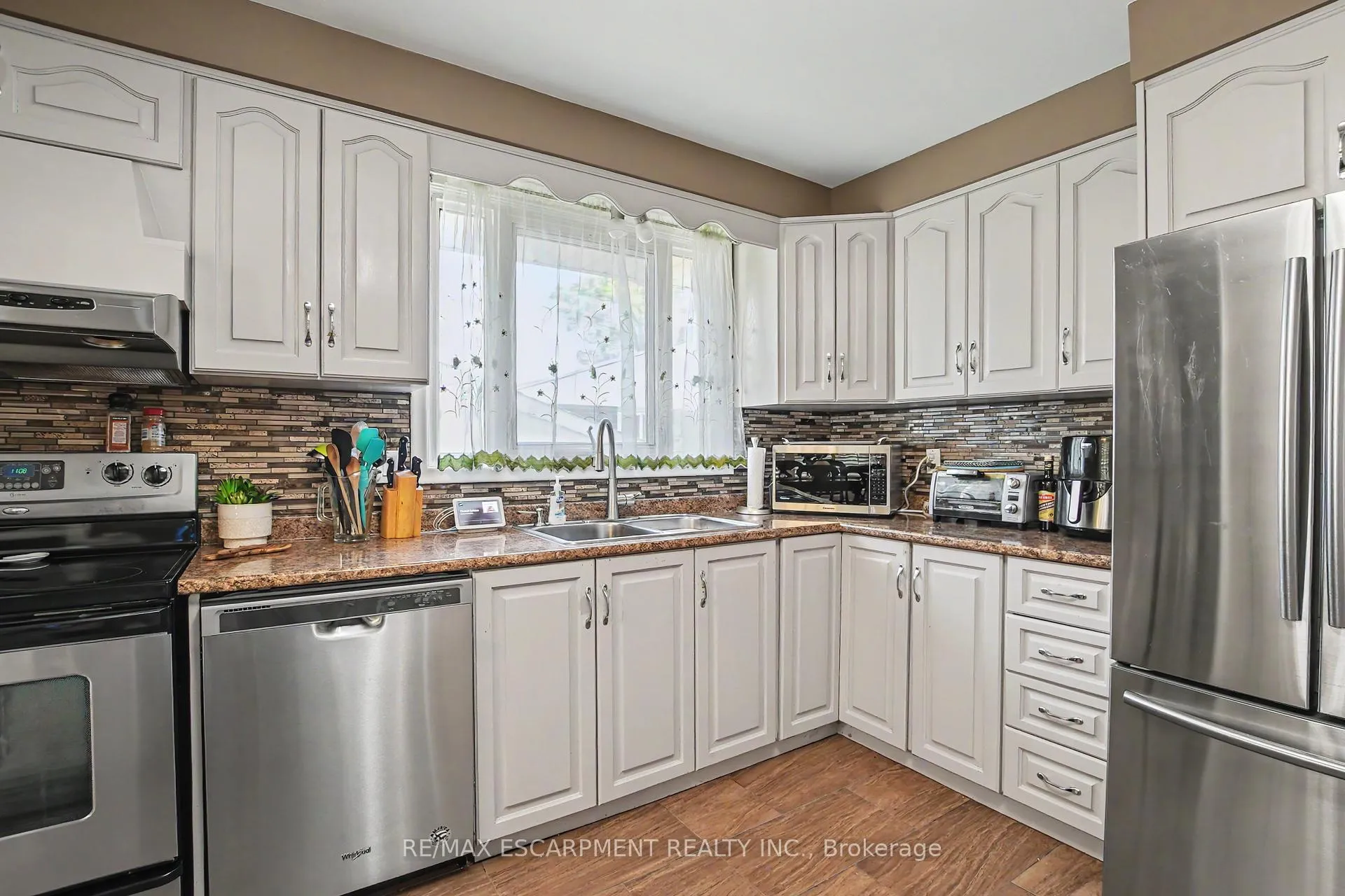 Photo 12 of 304 St Andrews Drive, Hamilton, Vincent — HOMEH