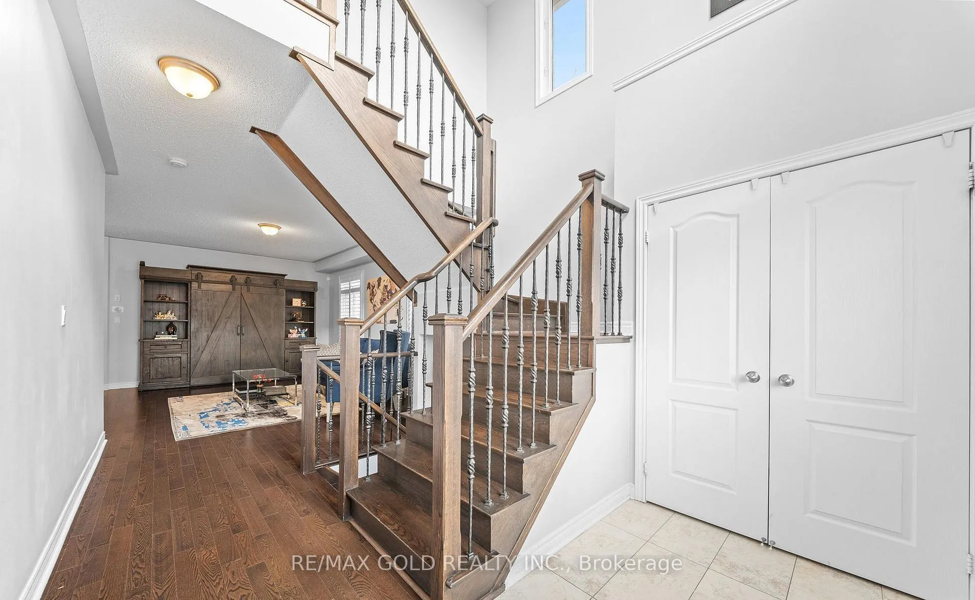 Photo 4 of 9 Fringetree Road, Brampton, Sandringham-Wellington North — HOMEH