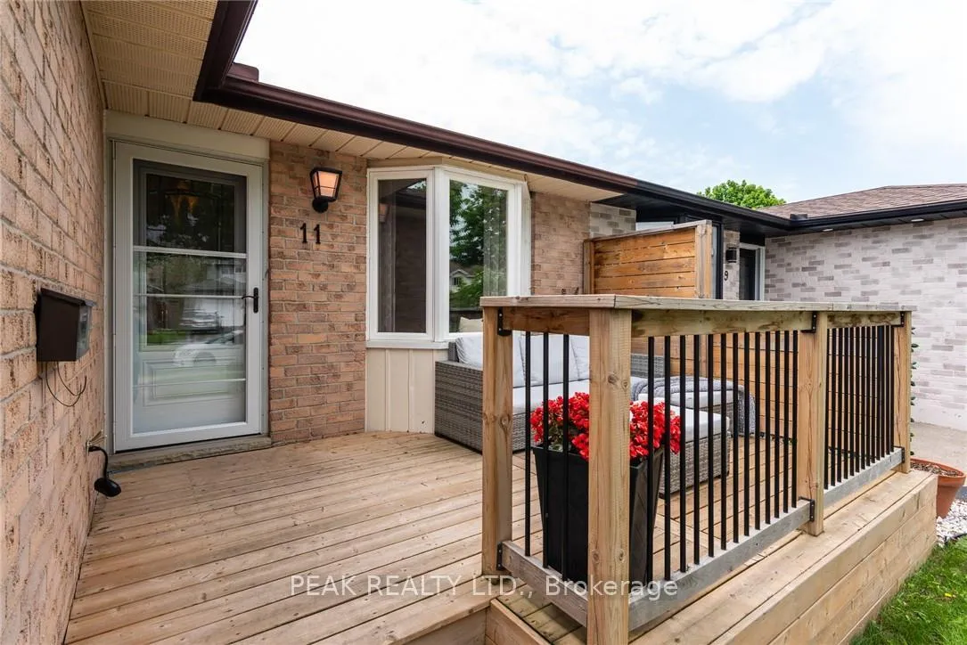 Photo 2 of 11 Wendy Crescent, Kitchener — HOMEH