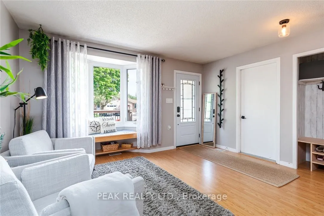 Photo 5 of 11 Wendy Crescent, Kitchener — HOMEH