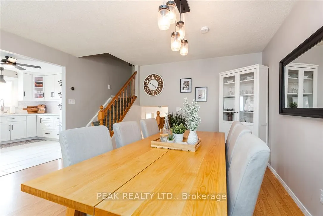 Photo 9 of 11 Wendy Crescent, Kitchener — HOMEH