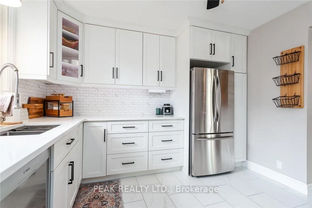 Photo 13 of 11 Wendy Crescent, Kitchener — HOMEH