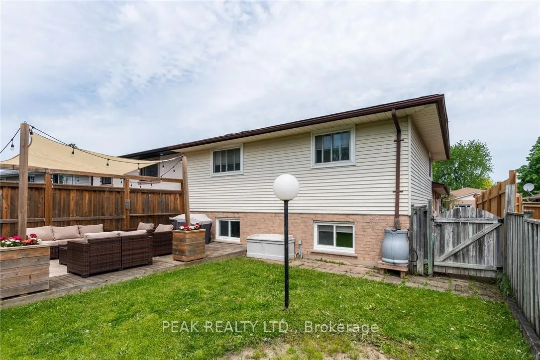 Photo 33 of 11 Wendy Crescent, Kitchener — HOMEH