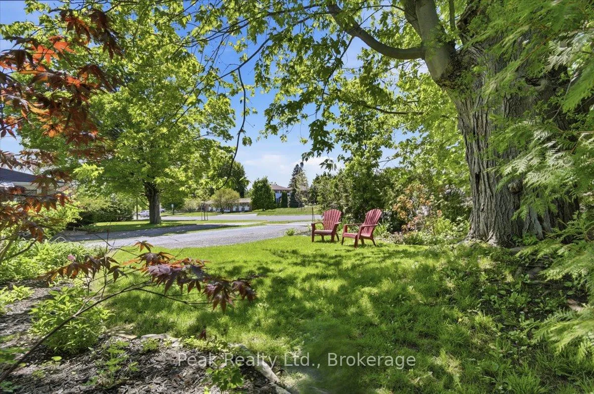 Photo 3 of 1344 Royal Drive, Peterborough, Northcrest Ward 5 — HOMEH