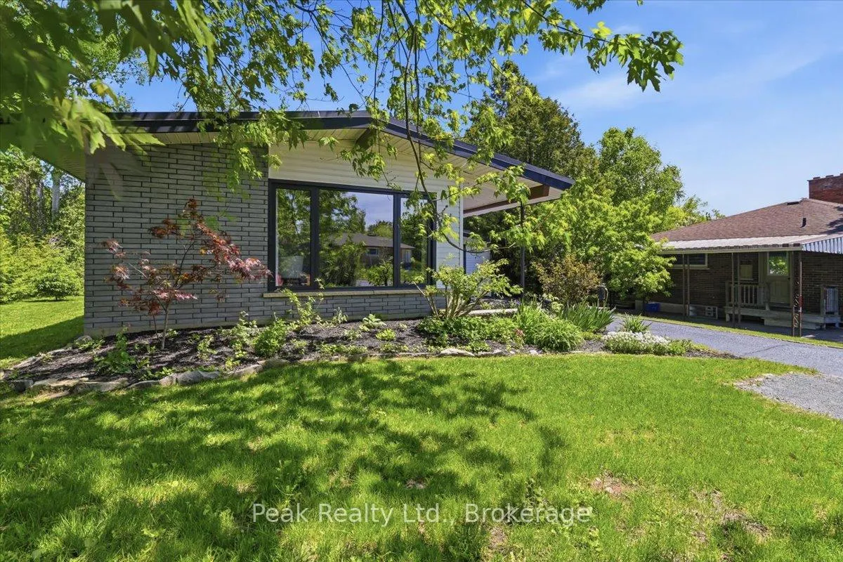 Photo 6 of 1344 Royal Drive, Peterborough, Northcrest Ward 5 — HOMEH