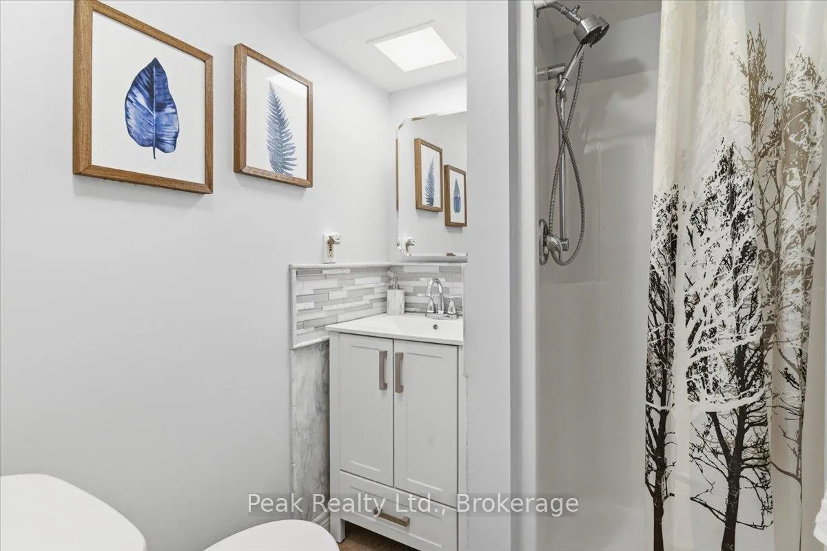 Photo 27 of 1344 Royal Drive, Peterborough, Northcrest Ward 5 — HOMEH