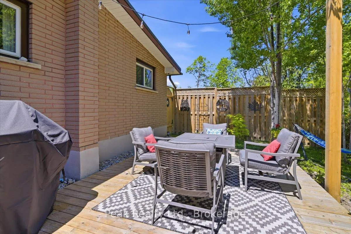 Photo 36 of 1344 Royal Drive, Peterborough, Northcrest Ward 5 — HOMEH