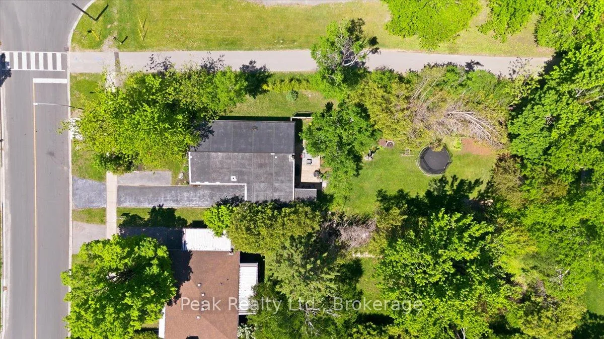 Photo 42 of 1344 Royal Drive, Peterborough, Northcrest Ward 5 — HOMEH