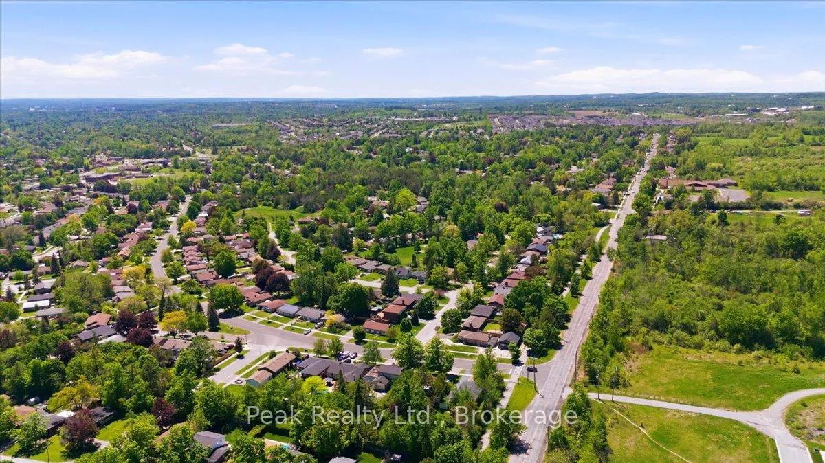 Photo 43 of 1344 Royal Drive, Peterborough, Northcrest Ward 5 — HOMEH
