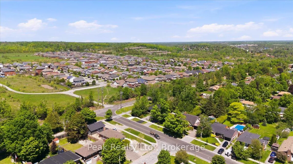 Photo 47 of 1344 Royal Drive, Peterborough, Northcrest Ward 5 — HOMEH