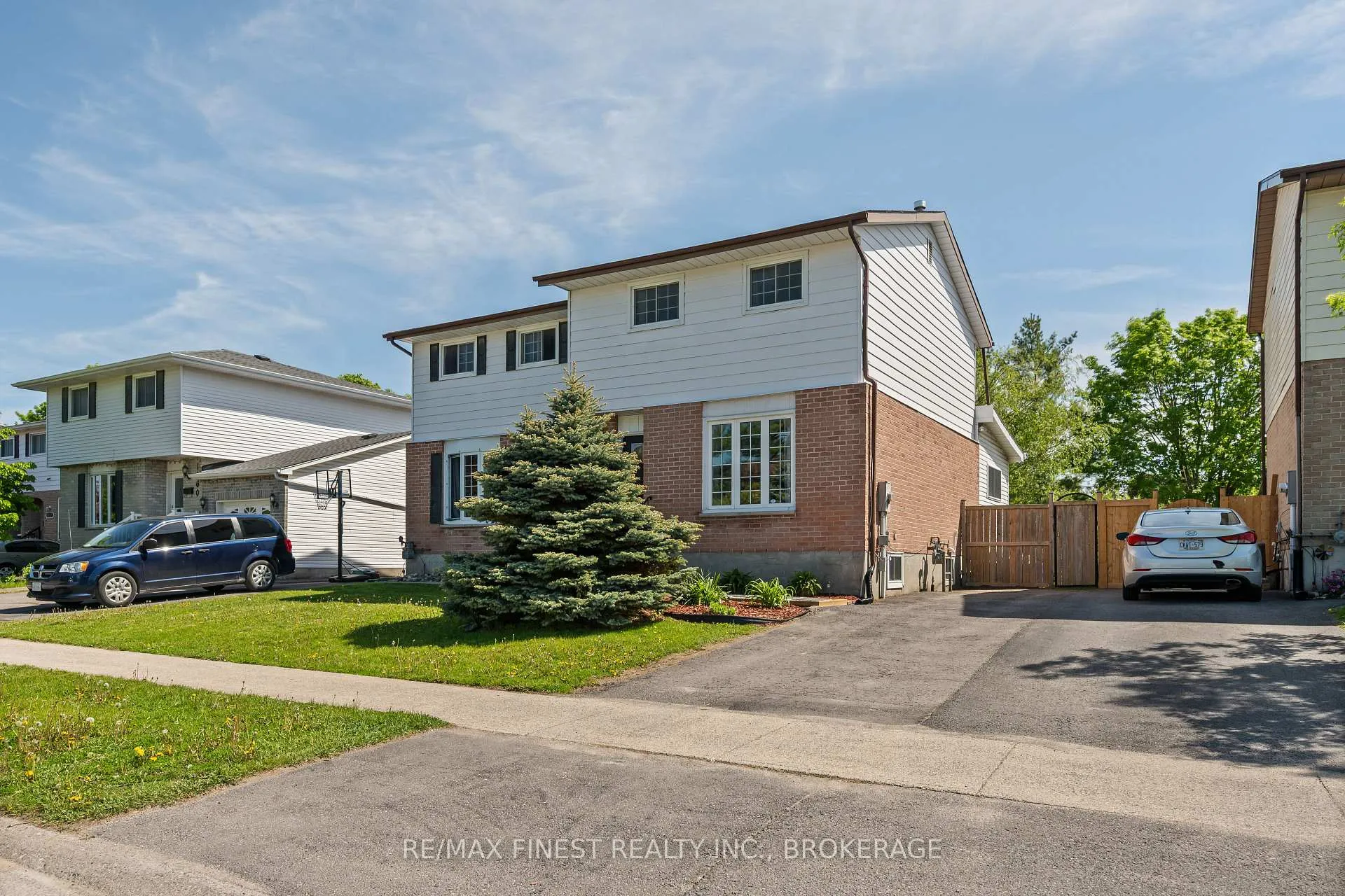 Photo 2 of 1066 Pinewood Place, Kingston, City Northwest — HOMEH