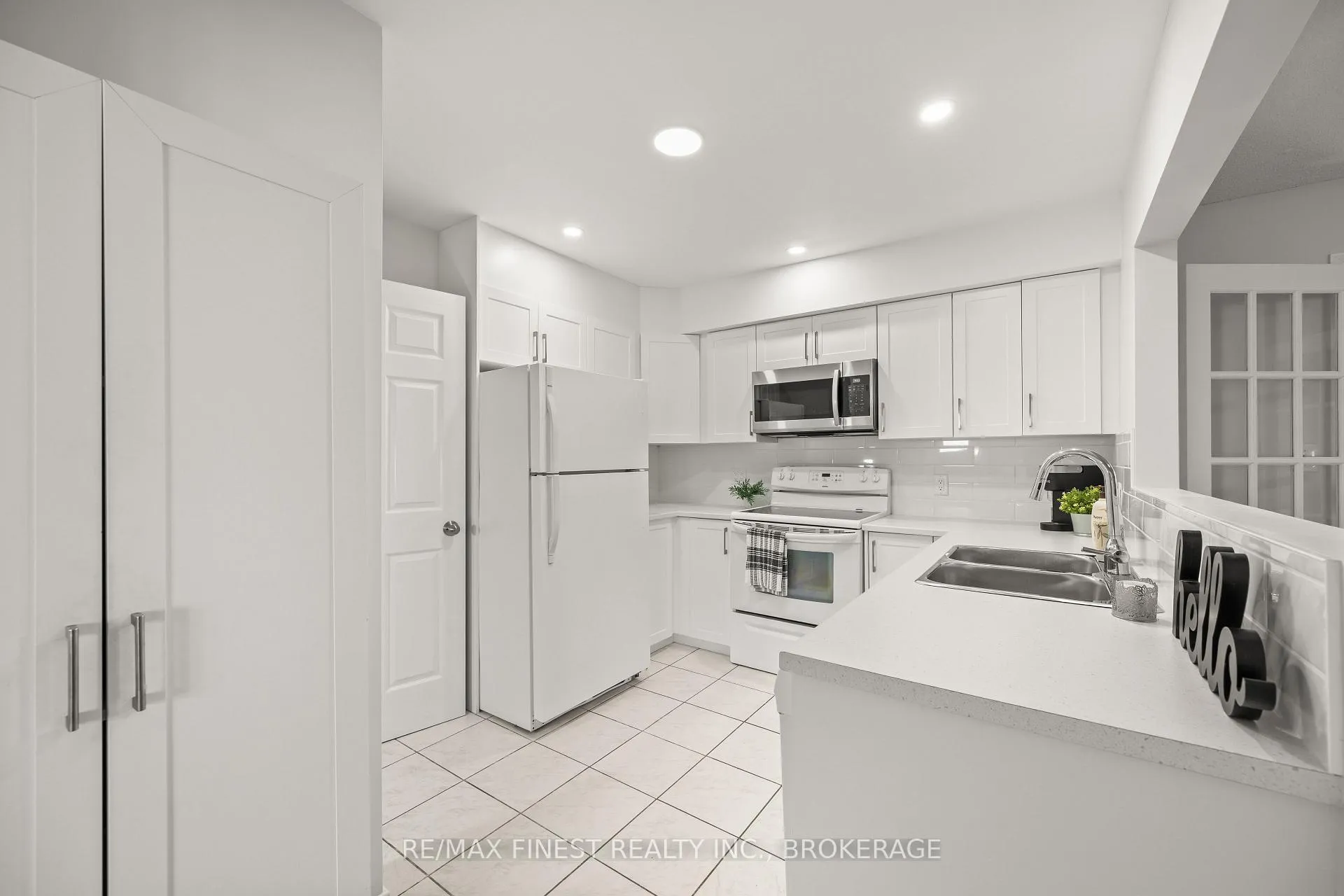 Photo 11 of 1066 Pinewood Place, Kingston, City Northwest — HOMEH