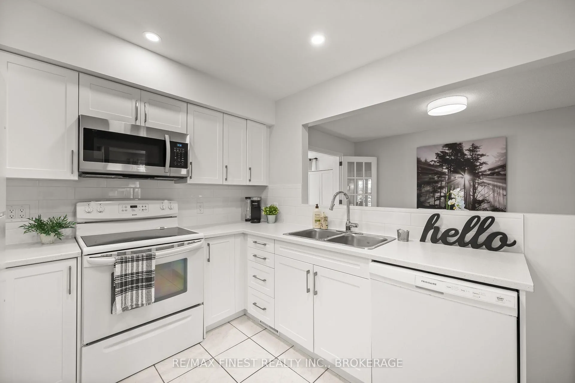 Photo 12 of 1066 Pinewood Place, Kingston, City Northwest — HOMEH