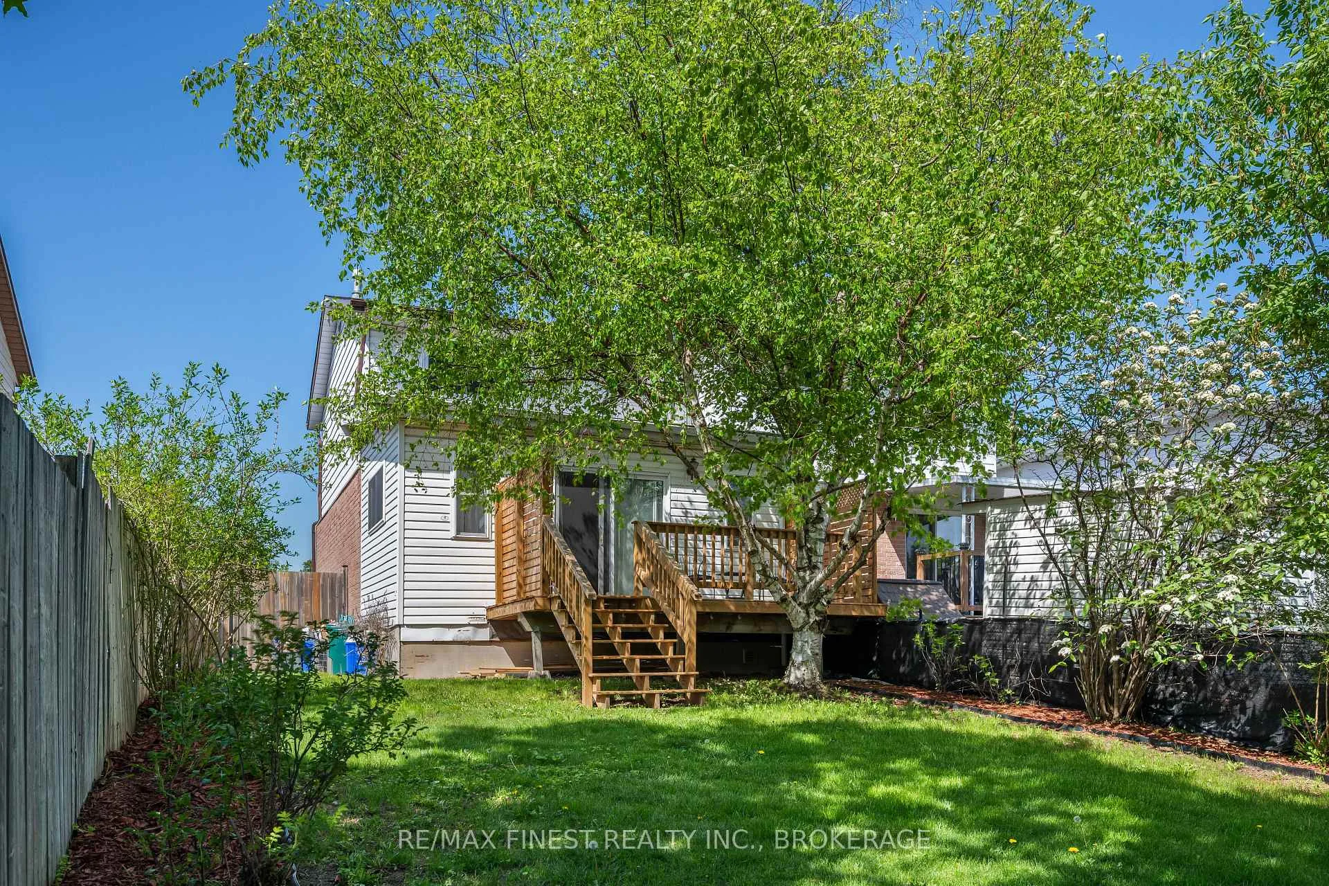 Photo 33 of 1066 Pinewood Place, Kingston, City Northwest — HOMEH