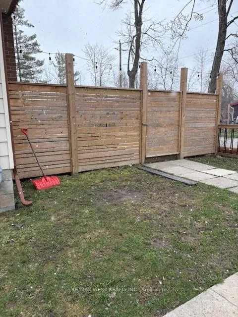 Photo 5 of 661 9TH Line, Innisfil, Alcona — HOMEH