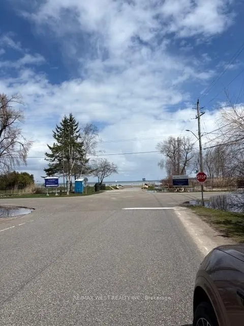 Photo 7 of 661 9TH Line, Innisfil, Alcona — HOMEH