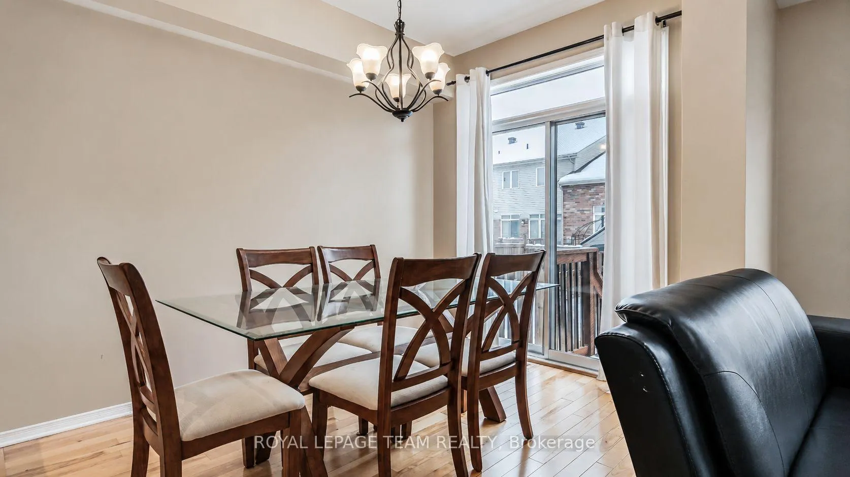 Photo 4 of 754 Nakina Way, Ottawa, Riverside South/Gloucester Glen — HOMEH