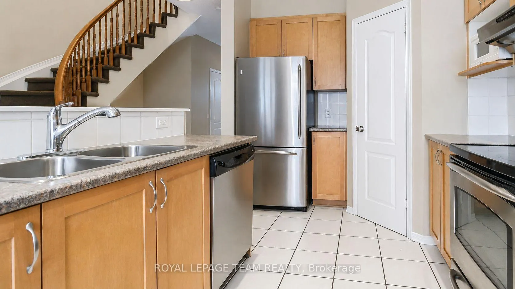 Photo 6 of 754 Nakina Way, Ottawa, Riverside South/Gloucester Glen — HOMEH
