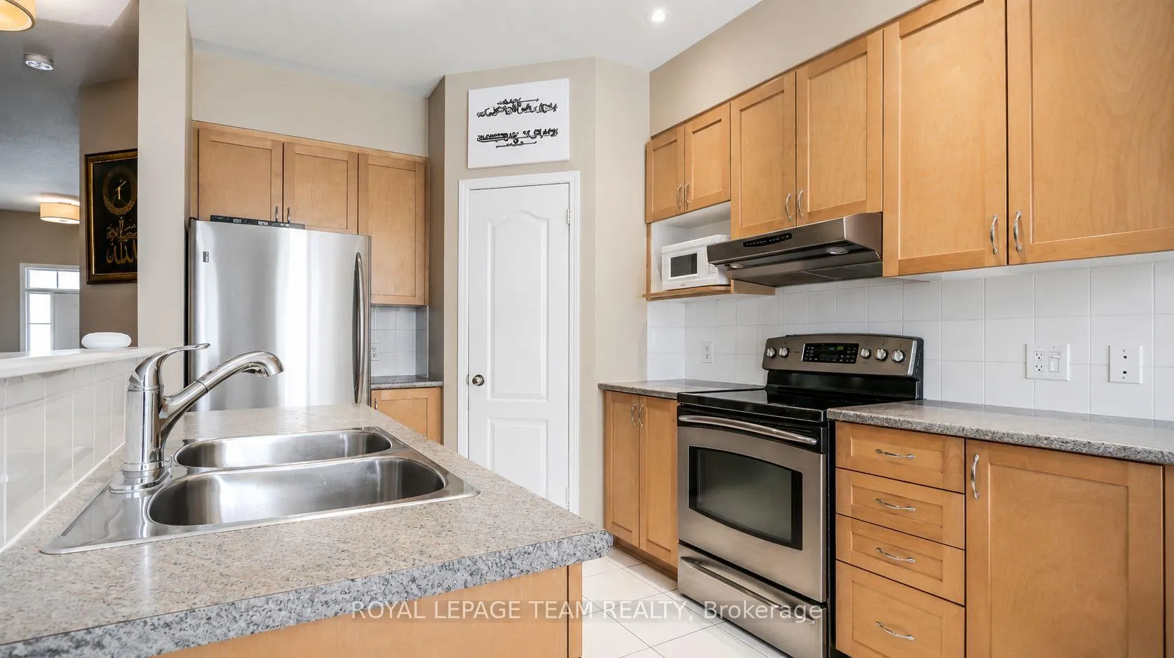 Photo 7 of 754 Nakina Way, Ottawa, Riverside South/Gloucester Glen — HOMEH