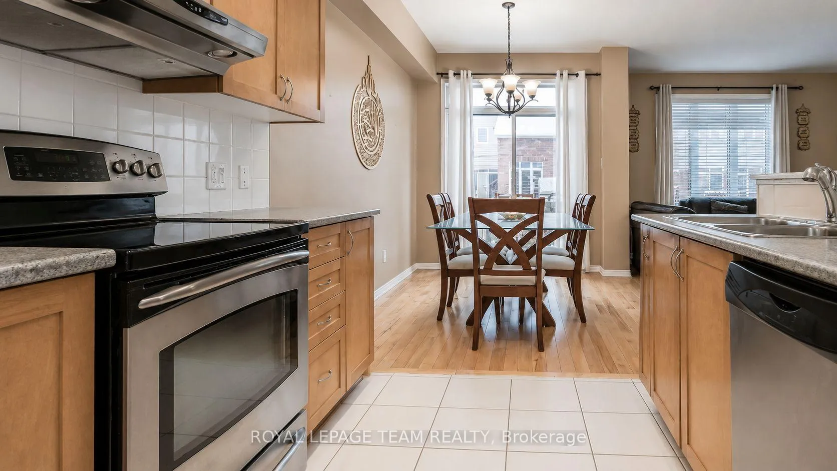 Photo 8 of 754 Nakina Way, Ottawa, Riverside South/Gloucester Glen — HOMEH