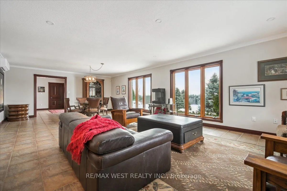 Photo 2 of 331 Mountsberg Road, Hamilton, Rural Flamborough — HOMEH