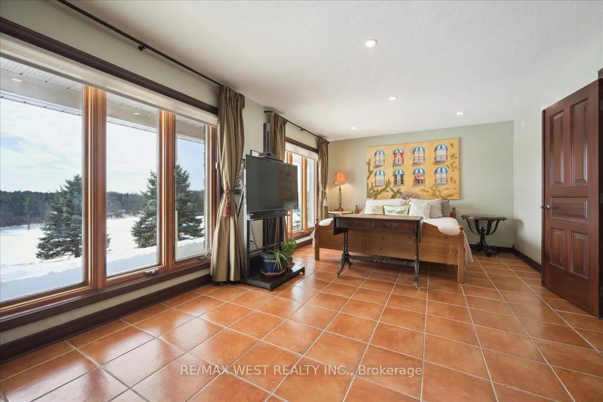 Photo 11 of 331 Mountsberg Road, Hamilton, Rural Flamborough — HOMEH