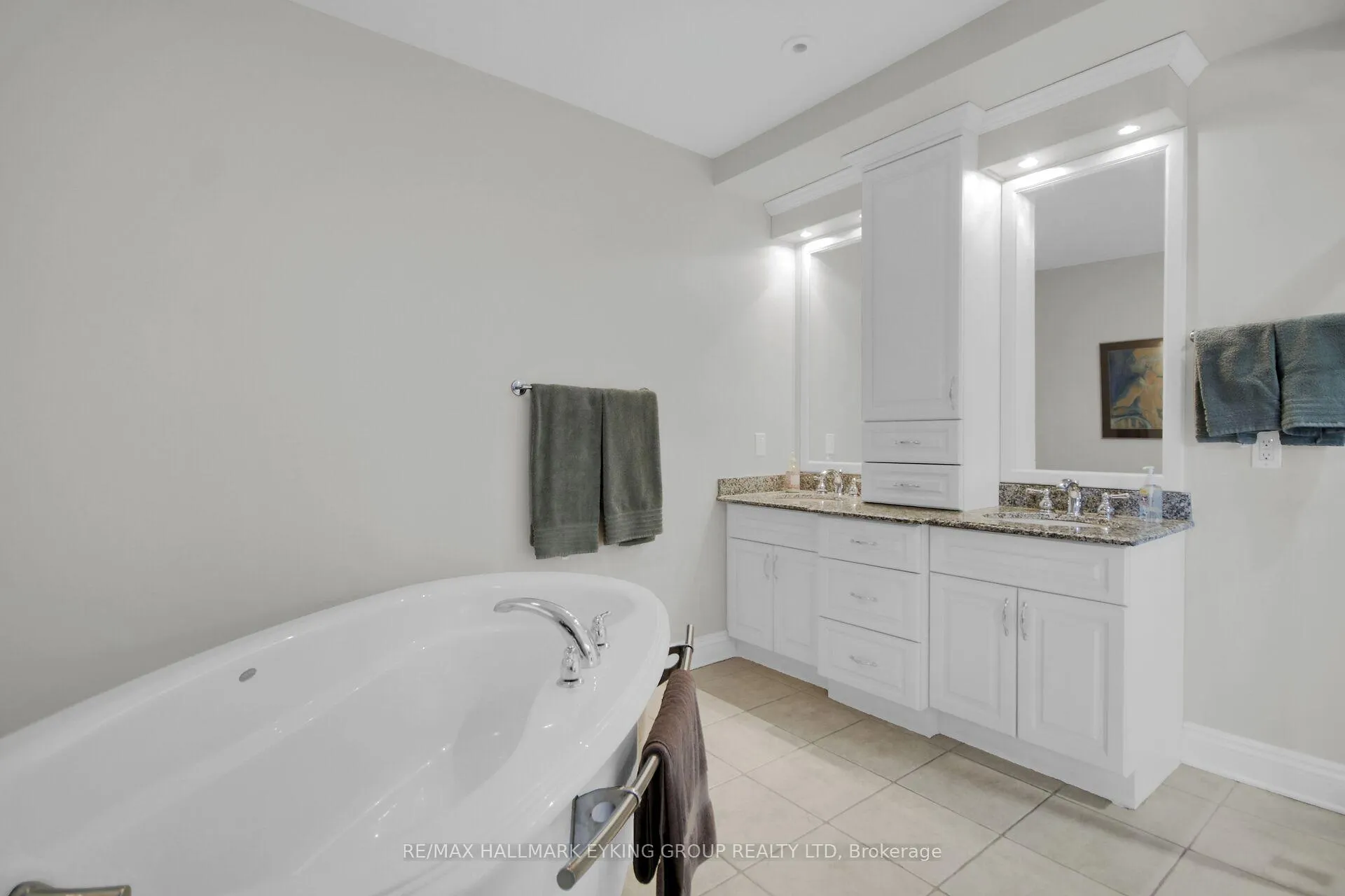 Photo 27 of 121 Macdonald Street, Ottawa, Ottawa Centre/Golden Triangle — HOMEH
