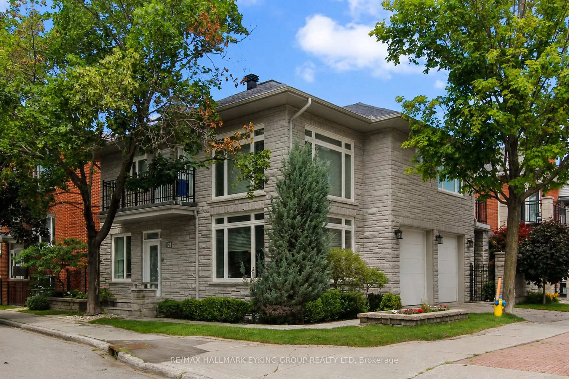 Photo 1 of 121 Macdonald Street, Ottawa, Ottawa Centre/Golden Triangle — HOMEH
