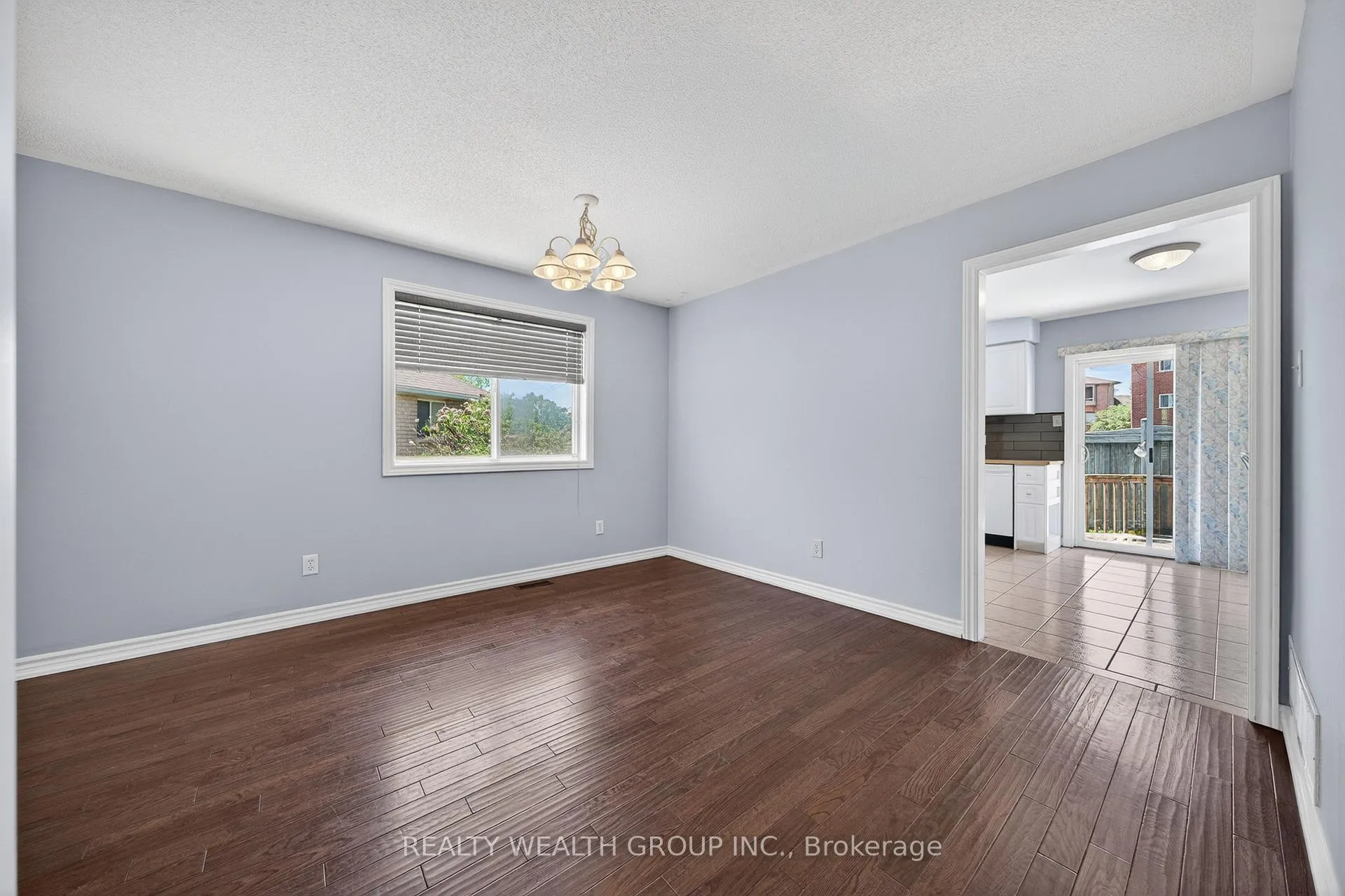 Photo 5 of 61 Stollar Boulevard, Barrie, Little Lake — HOMEH