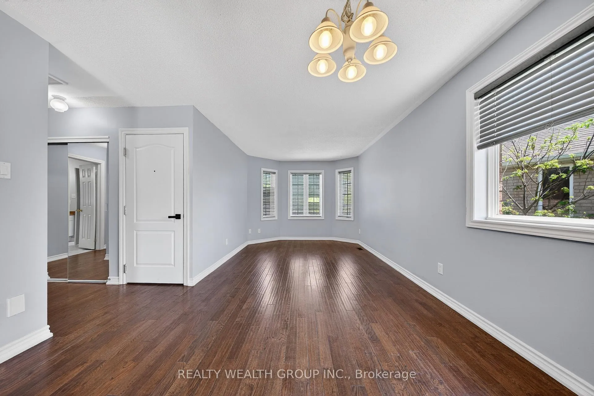 Photo 6 of 61 Stollar Boulevard, Barrie, Little Lake — HOMEH