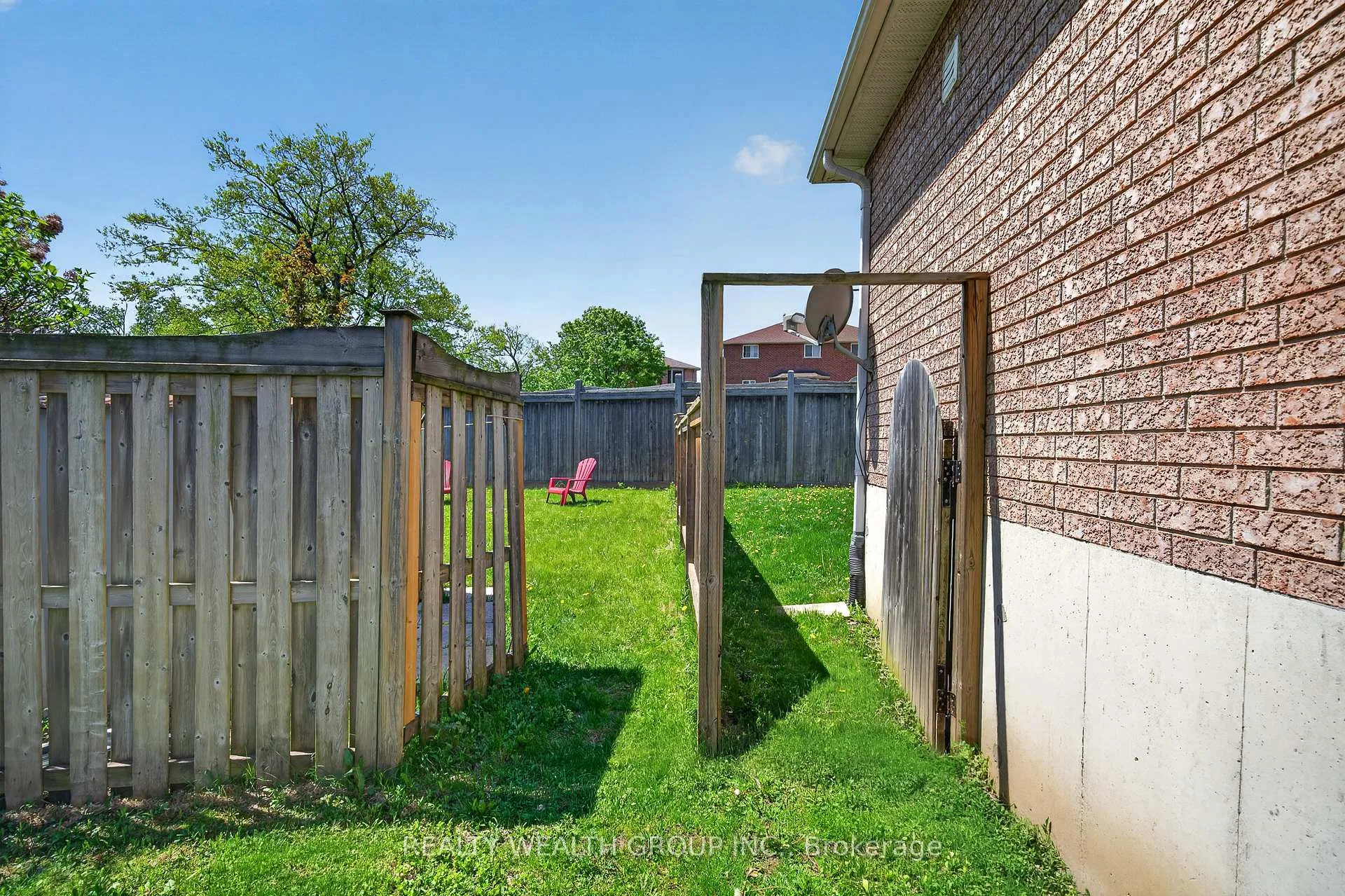 Photo 24 of 61 Stollar Boulevard, Barrie, Little Lake — HOMEH