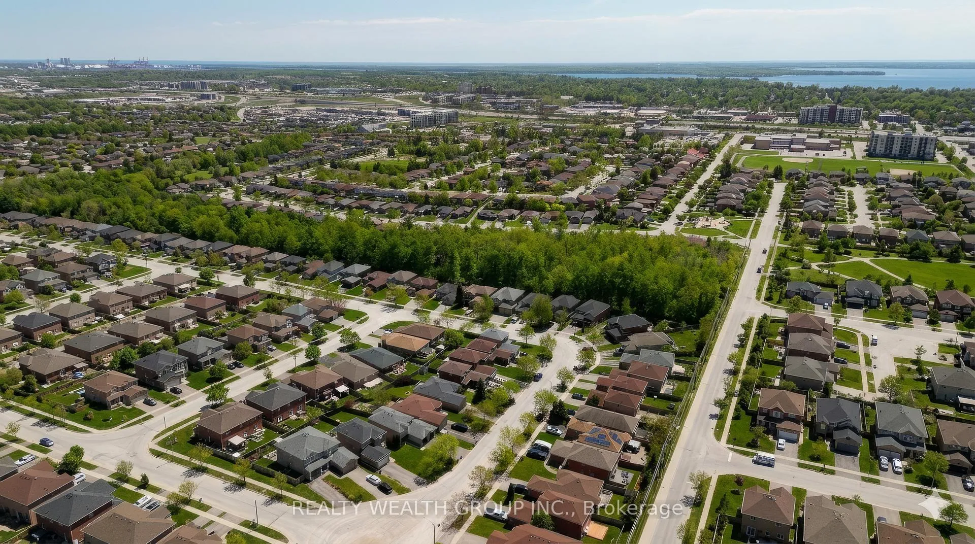 Photo 28 of 61 Stollar Boulevard, Barrie, Little Lake — HOMEH