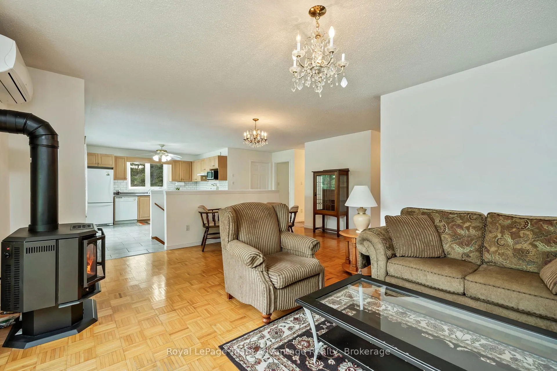 Photo 8 of 22 Silver Birch Circle, McKellar — HOMEH