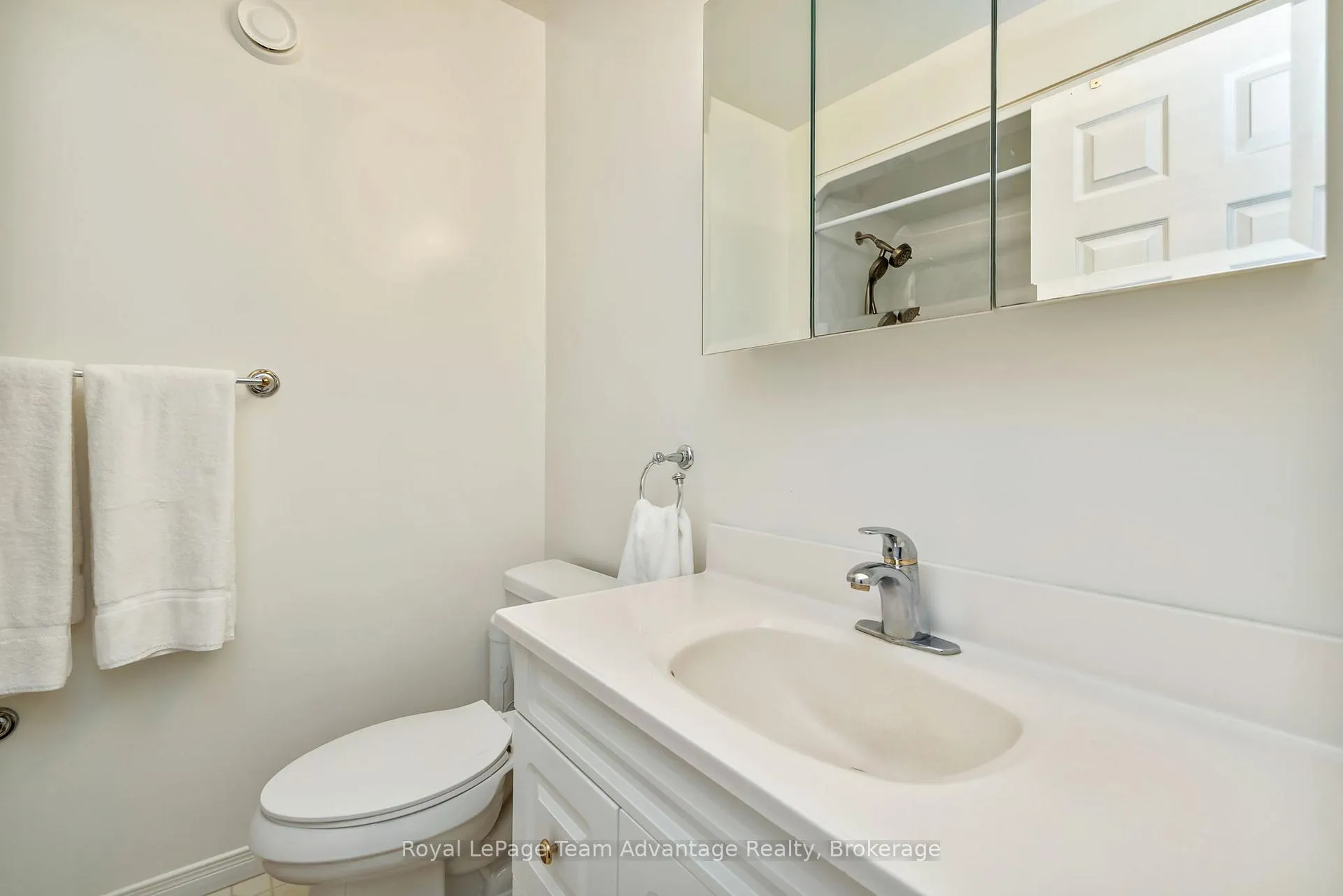 Photo 16 of 22 Silver Birch Circle, McKellar — HOMEH
