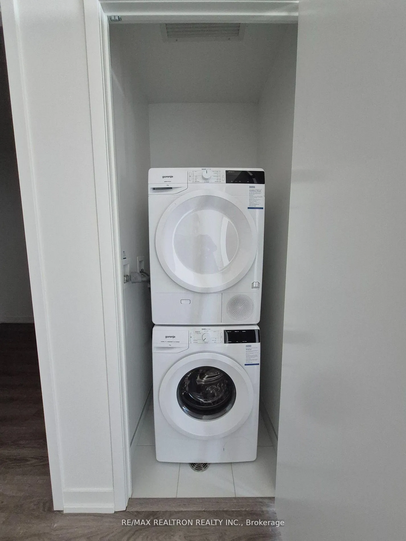 Photo 4 of Unit 4607, 195 Commerce Street, Vaughan, Vaughan Corporate Centre — HOMEH