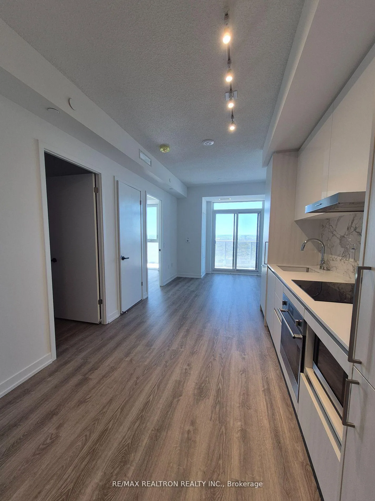 Photo 5 of Unit 4607, 195 Commerce Street, Vaughan, Vaughan Corporate Centre — HOMEH