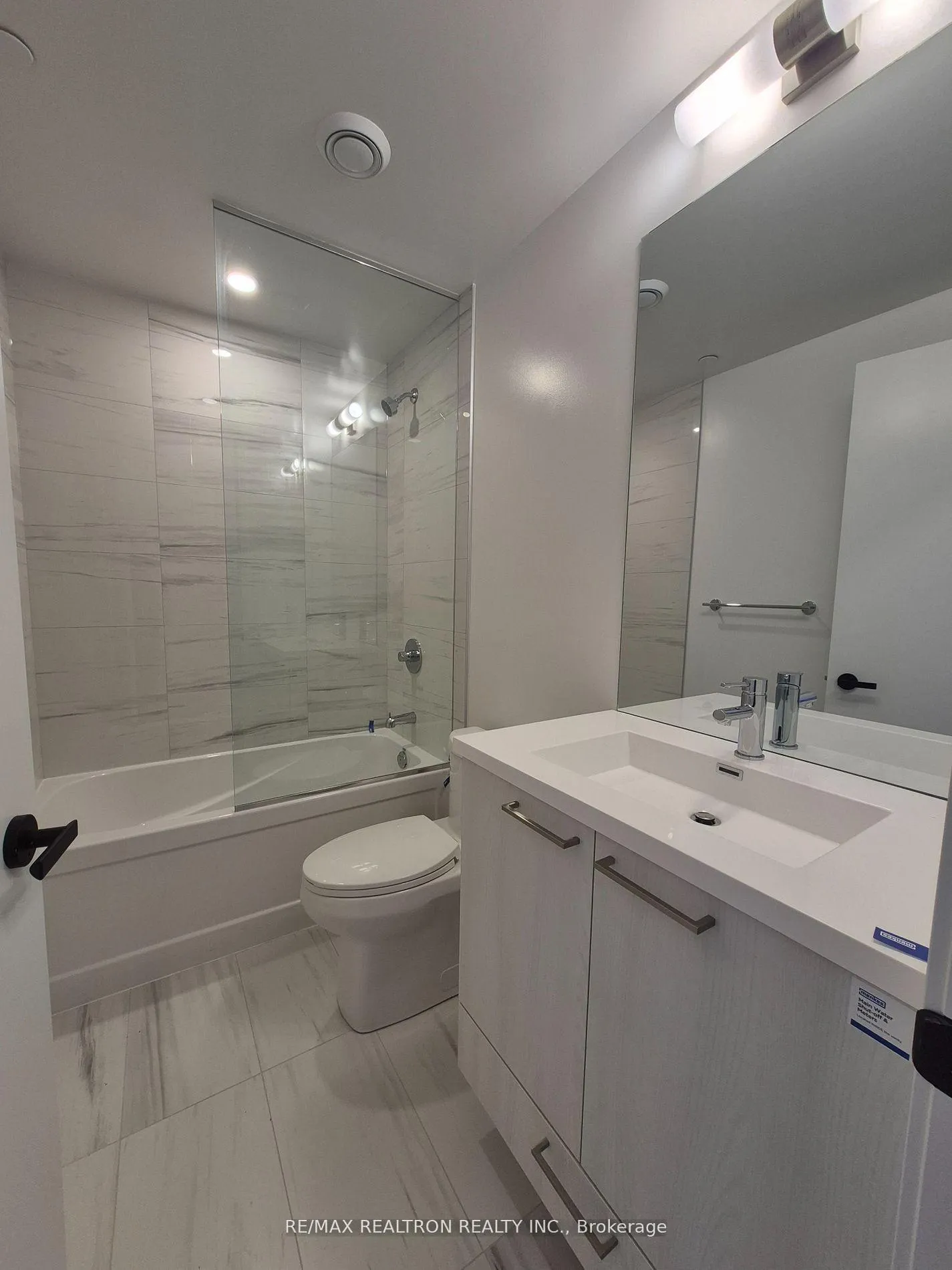 Photo 6 of Unit 4607, 195 Commerce Street, Vaughan, Vaughan Corporate Centre — HOMEH