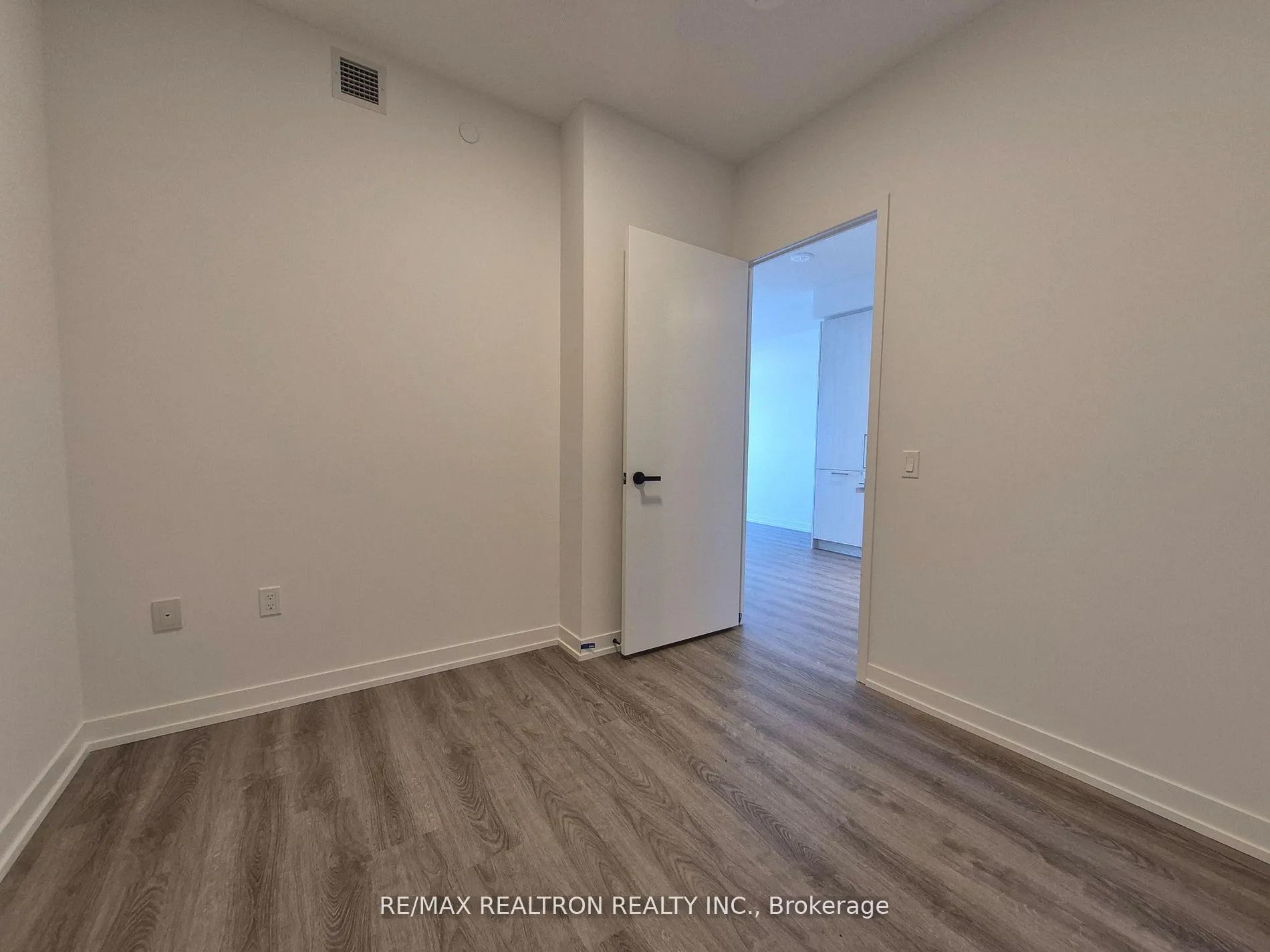 Photo 7 of Unit 4607, 195 Commerce Street, Vaughan, Vaughan Corporate Centre — HOMEH