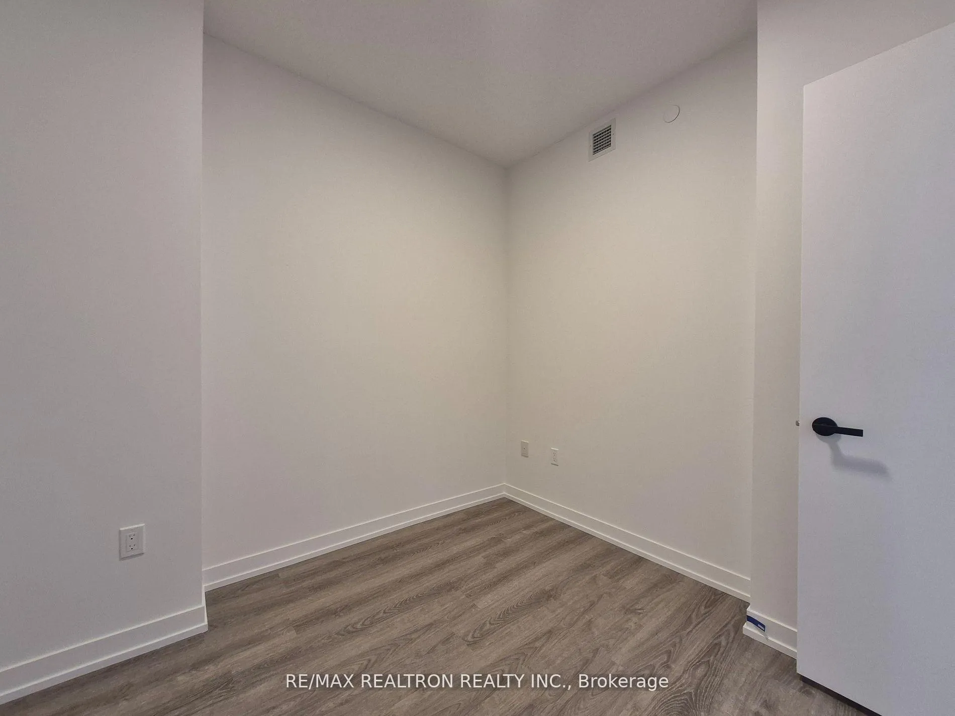Photo 9 of Unit 4607, 195 Commerce Street, Vaughan, Vaughan Corporate Centre — HOMEH