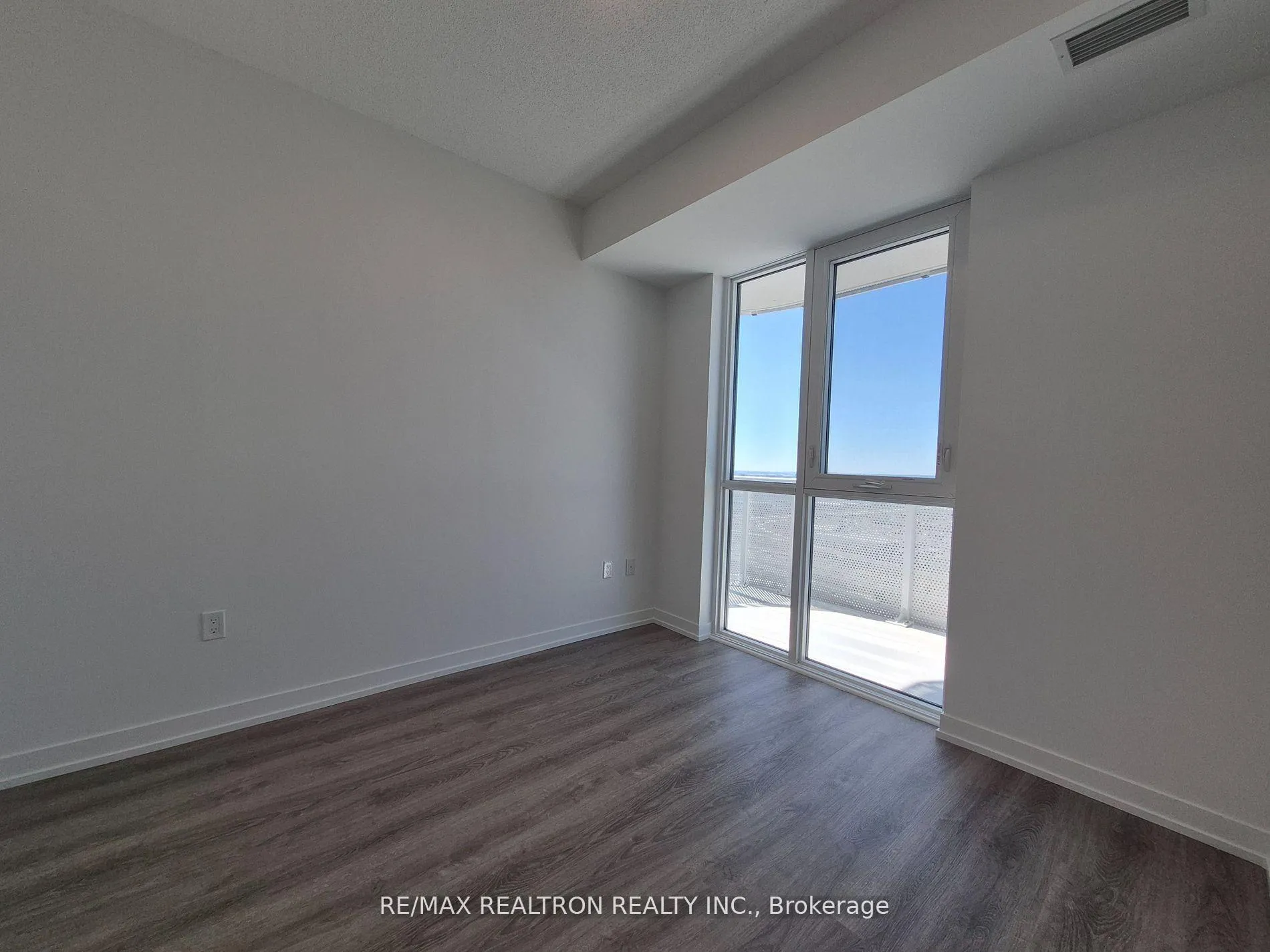 Photo 10 of Unit 4607, 195 Commerce Street, Vaughan, Vaughan Corporate Centre — HOMEH