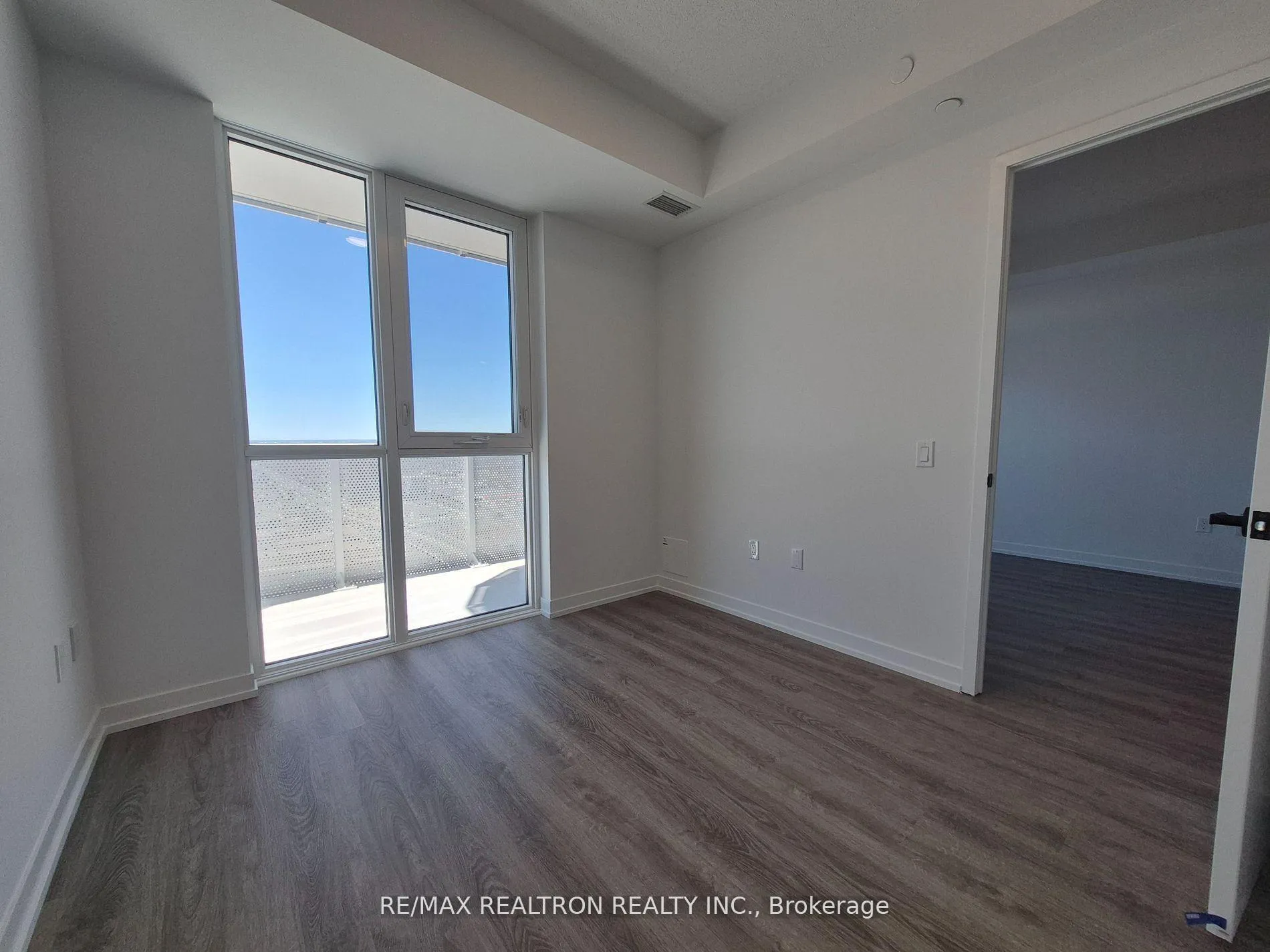 Photo 11 of Unit 4607, 195 Commerce Street, Vaughan, Vaughan Corporate Centre — HOMEH