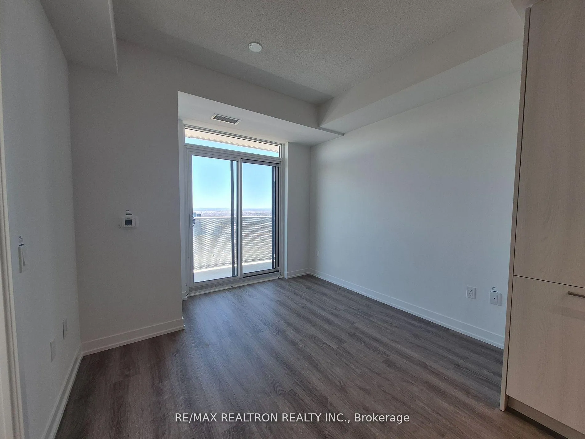Photo 14 of Unit 4607, 195 Commerce Street, Vaughan, Vaughan Corporate Centre — HOMEH