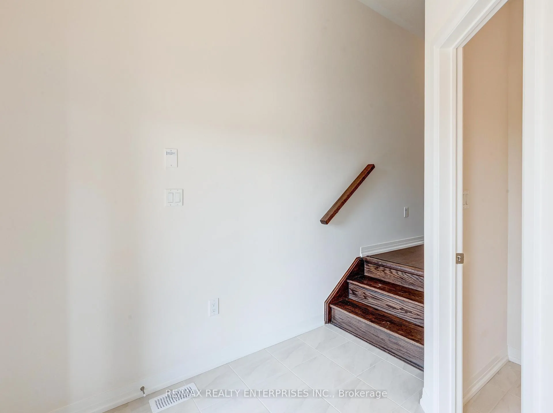 Photo 5 of 3006 Sandy Acres Avenue, Severn, West Shore — HOMEH